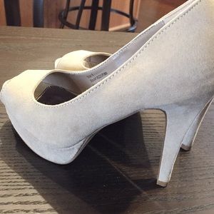 Maurice’s high heels